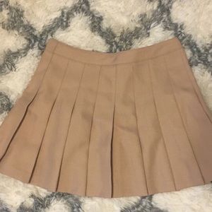 pleated skirt